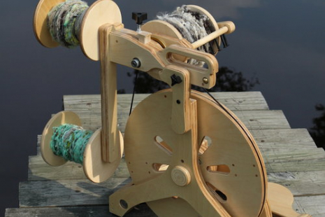 Bullfrog folding handle portable spinning wheel